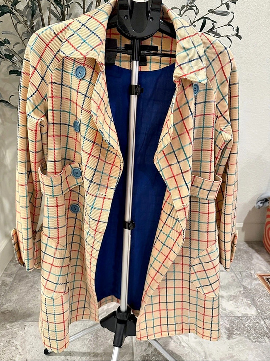 Marc Jacobs Jackets & Blazers - Marc Jacobs Plaid Trench Coat in Beige & Blue Size Small (Size 4/6) Like New